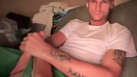 Snapshot of dickabitchdown chatting on June 23, 7:28 am DickABitchDown Alexys real spanishmami online show from June 23, 7:28 am