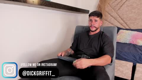 Snapshot of dickgriffith chatting on January 17, 9:39 pm Dick Griffith online show from January 17, 9:39 pm