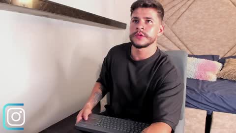 Snapshot of dickgriffith chatting on January 18, 12:46 am Dick Griffith online show from January 18, 12:46 am