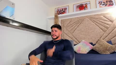 Snapshot of dickgriffith chatting on January 21, 10:19 pm Dick Griffith online show from January 21, 10:19 pm