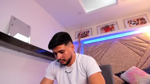 Snapshot of dickgriffith chatting on January 25, 2:03 pm Dick Griffith online show from January 25, 2:03 pm