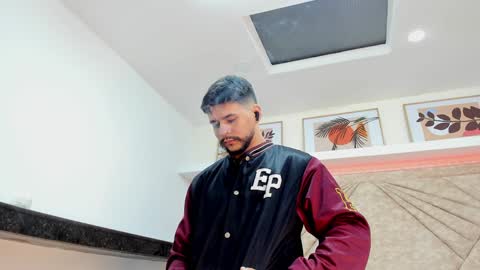 Snapshot of dickgriffith chatting on February 4, 12:00 pm Dick Griffith online show from February 4, 12:00 pm