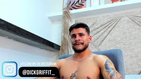 Snapshot of dickgriffith chatting on February 8, 2:58 am Dick Griffith online show from February 8, 2:58 am