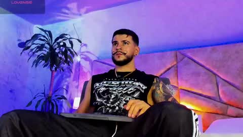 Snapshot of dickgriffith chatting on October 6, 12:35 pm Dick Griffith online show from October 6, 12:35 pm