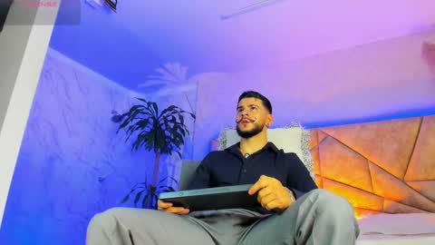 Snapshot of dickgriffith chatting on October 12, 11:20 am Dick Griffith online show from October 12, 11:20 am