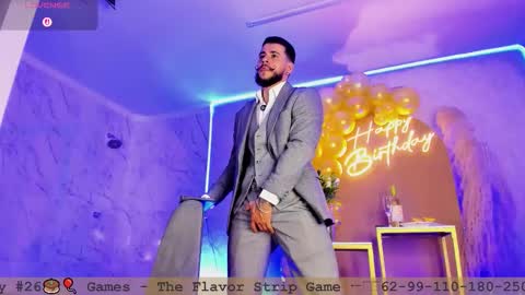 Snapshot of dickgriffith chatting on November 28, 1:47 pm Dick Griffith online show from November 28, 1:47 pm