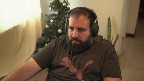 Snapshot of dicristalino chatting on December 2, 5:59 pm Cristian Dipolino online show from December 2, 5:59 pm