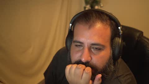 Snapshot of dicristalino chatting on December 7, 12:52 am Cristian Dipolino online show from December 7, 12:52 am