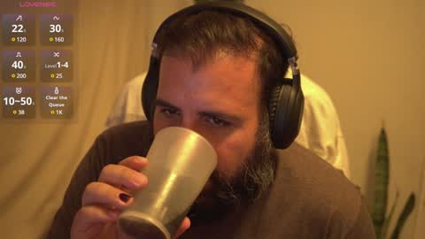 Snapshot of dicristalino chatting on December 8, 2:28 am Cristian Dipolino online show from December 8, 2:28 am