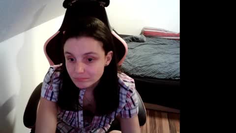 Snapshot of die_eine_oder_keine chatting on February 21, 8:16 pm Kathypvt 30 tk min online show from February 21, 8:16 pm