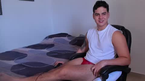 Snapshot of diego_cazas chatting on June 25, 5:17 pm DIEGO CAZAS online show from June 25, 5:17 pm