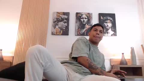 Snapshot of diego_salvatore chatting on July 21, 2:52 pm diego_salvatore online show from July 21, 2:52 pm