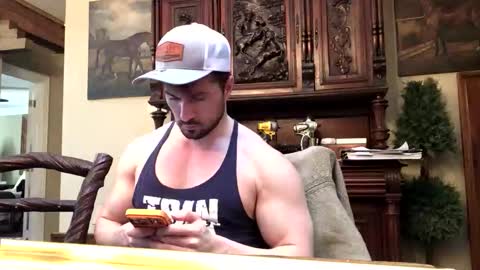 Snapshot of diegodavids chatting on February 20, 8:31 pm diegodavids online show from February 20, 8:31 pm