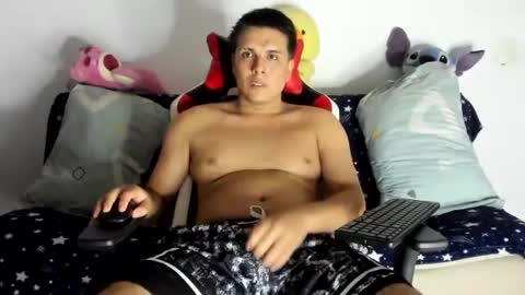 alexerdiego online show from June 18, 4:35 am