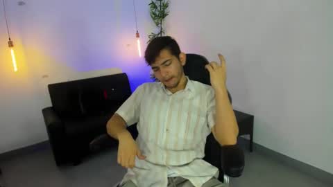 Snapshot of diegorogue_ chatting on December 9, 12:19 pm Diego rogue online show from December 9, 12:19 pm