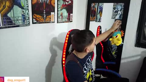 Snapshot of diegorogue_ chatting on March 9, 3:32 am Diego rogue online show from March 9, 3:32 am