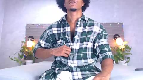 Snapshot of dilan_hall chatting on May 15, 11:12 pm dilan_hall online show from May 15, 11:12 pm