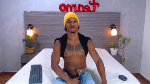 Snapshot of dilan_hall chatting on June 5, 8:25 pm dilan_hall online show from June 5, 8:25 pm
