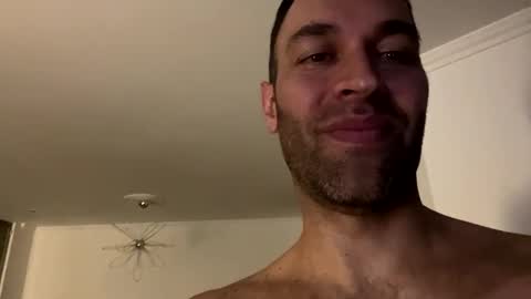 Snapshot of dilfofthenextdoor42 chatting on February 18, 2:38 am dilfofthenextdoor42 online show from February 18, 2:38 am