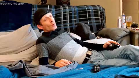 Snapshot of dilldough405 chatting on December 1, 4:28 am Dilldough405 online show from December 1, 4:28 am