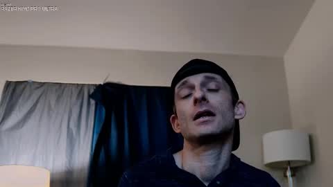 Snapshot of dilldough405 chatting on December 3, 6:17 pm Dilldough405 online show from December 3, 6:17 pm