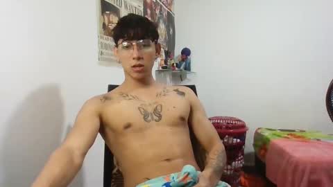 Snapshot of dillom420 chatting on January 15, 5:29 am dillom420 online show from January 15, 5:29 am