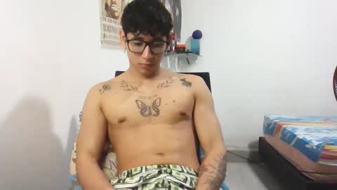 Snapshot of dillom420 chatting on February 28, 5:59 am dillom420 online show from February 28, 5:59 am