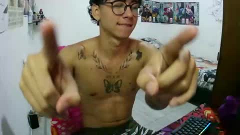 Snapshot of dillom420 chatting on January 5, 9:51 pm dillom420 online show from January 5, 9:51 pm