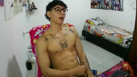 Snapshot of dillom420 chatting on January 6, 10:23 pm dillom420 online show from January 6, 10:23 pm