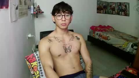 Snapshot of dillom420 chatting on January 7, 6:54 pm dillom420 online show from January 7, 6:54 pm
