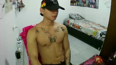 Snapshot of dillom420 chatting on January 8, 7:49 pm dillom420 online show from January 8, 7:49 pm