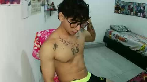 Snapshot of dillom420 chatting on January 9, 8:21 pm dillom420 online show from January 9, 8:21 pm