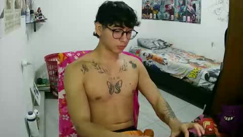 Snapshot of dillom420 chatting on January 14, 3:45 am dillom420 online show from January 14, 3:45 am