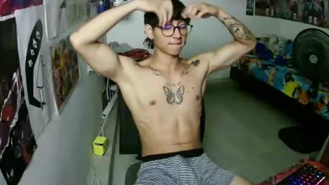 Snapshot of dillom420 chatting on July 13, 3:42 am dillom420 online show from July 13, 3:42 am