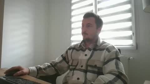 dim623 online show from September 30, 9:36 am