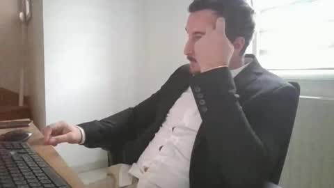 dim623 online show from October 3, 9:06 am