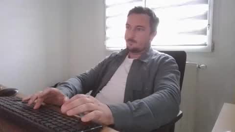 dim623 online show from October 10, 10:25 am