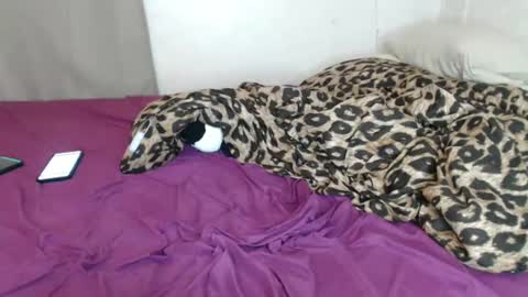 Snapshot of dimepiecexxx chatting on December 17, 5:07 am Sofie online show from December 17, 5:07 am