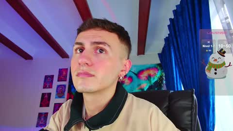 Julian Independent Model online show from December 6, 10:19 pm