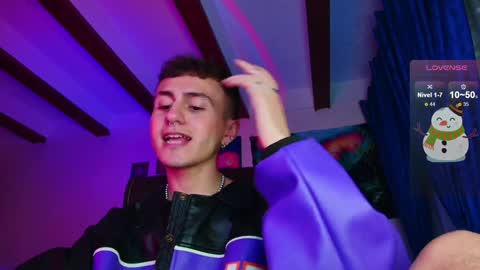 Julian Independent Model online show from December 23, 2:45 am