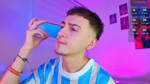 Julian Independent Model online show from June 3, 12:24 am
