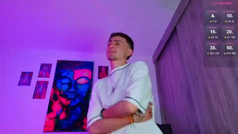 Julian Independent Model online show from June 4, 12:05 am