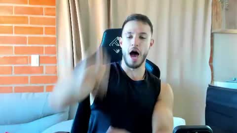 Snapshot of dimitricaruso chatting on June 11, 6:28 pm dimitricaruso online show from June 11, 6:28 pm