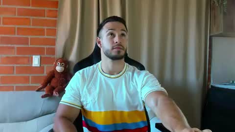 Snapshot of dimitricaruso chatting on July 6, 7:38 pm dimitricaruso online show from July 6, 7:38 pm