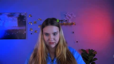 dina_bloom online show from January 7, 9:45 am