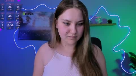 Snapshot of dina_bloom chatting on May 23, 7:18 pm dina_bloom online show from May 23, 7:18 pm