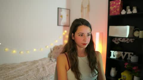 Dina online show from January 7, 9:45 am