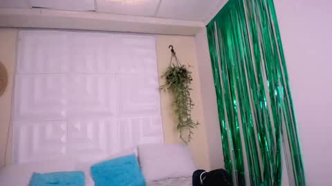 DINA online show from April 12, 6:35 pm