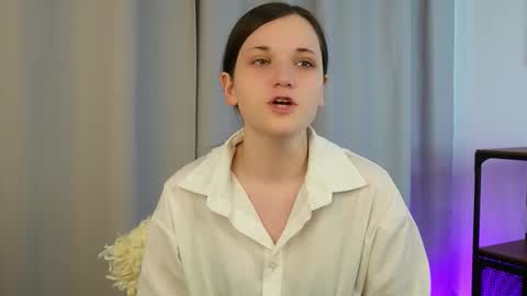 Snapshot of dinahganus chatting on October 21, 4:24 am Rina online show from October 21, 4:24 am