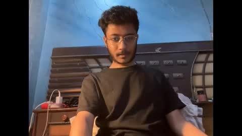 Snapshot of dinchain chatting on April 17, 6:33 pm Dinchain online show from April 17, 6:33 pm
